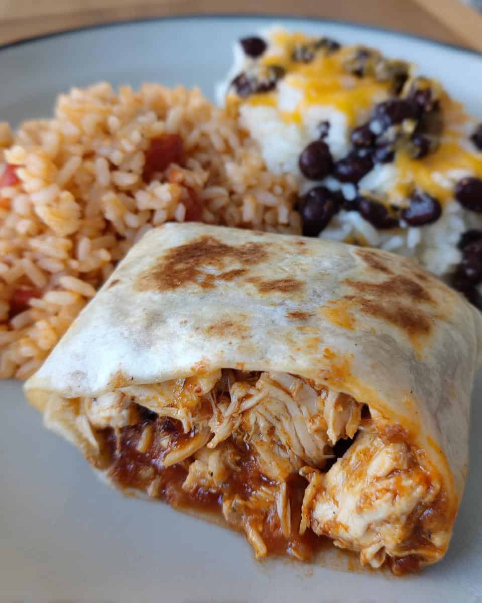slow cooker chicken burritos - detail 3