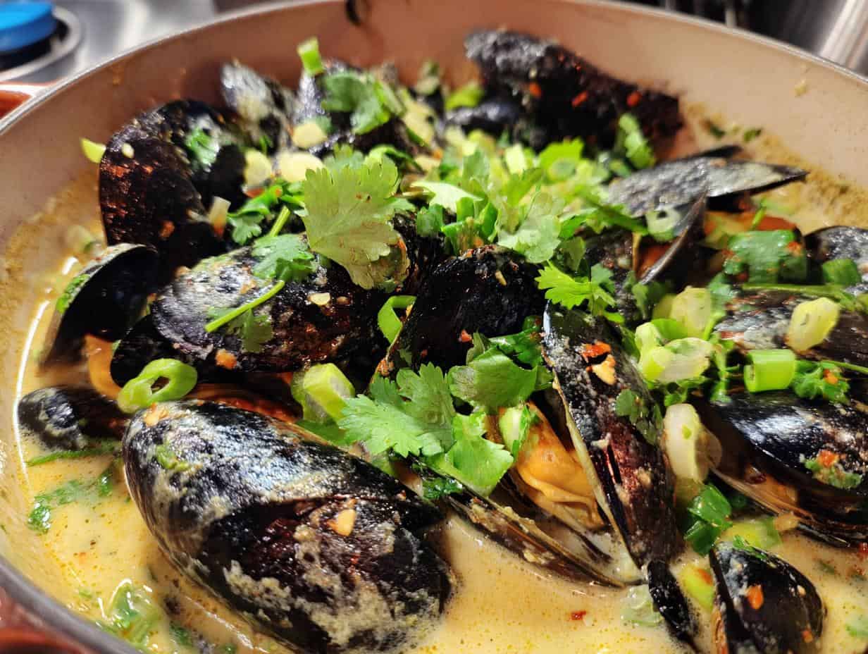 Thai Coconut Mussels in 15 minutes, it’s sinful