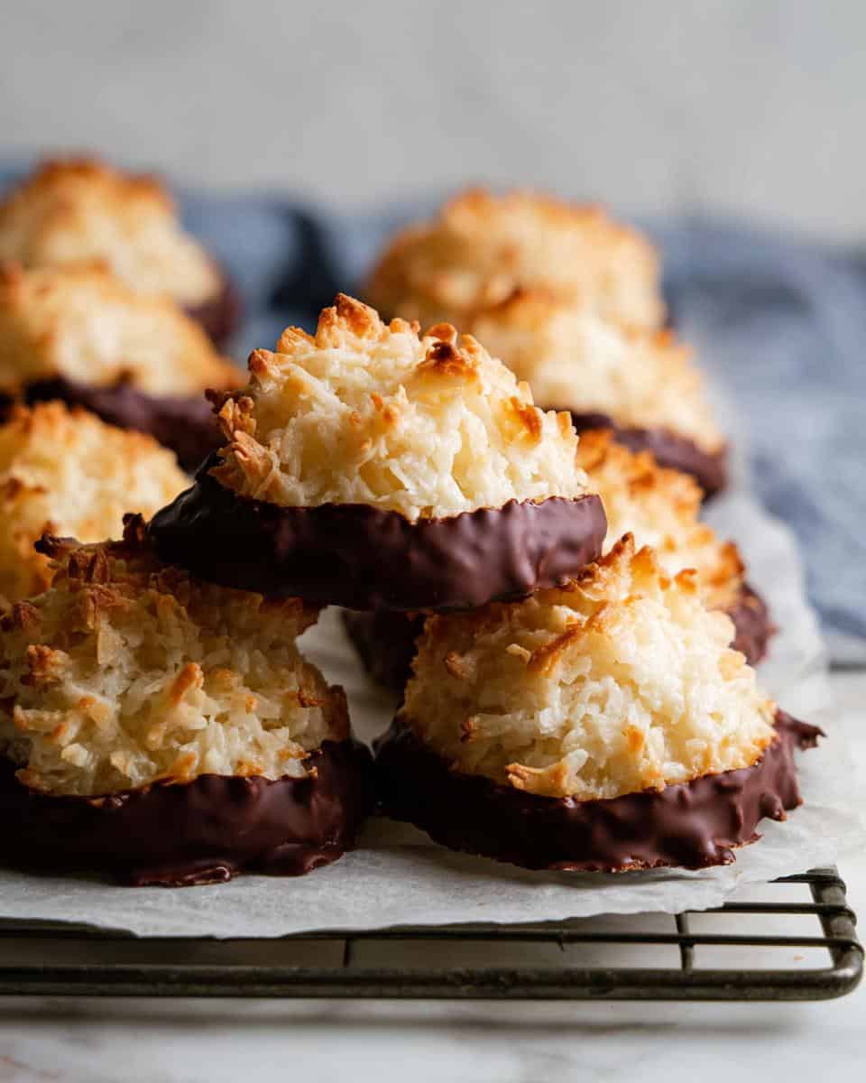 CHEWY GLUTEN-FREE COCONUT MACAROONS - detail 2