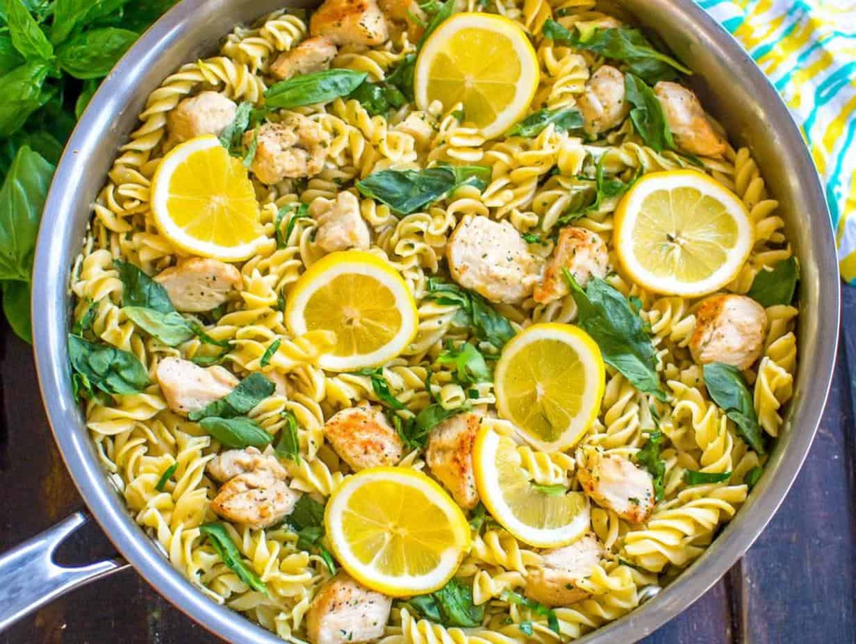 Incredibly Easy 15-Minute Lemon Garlic Chicken Pasta