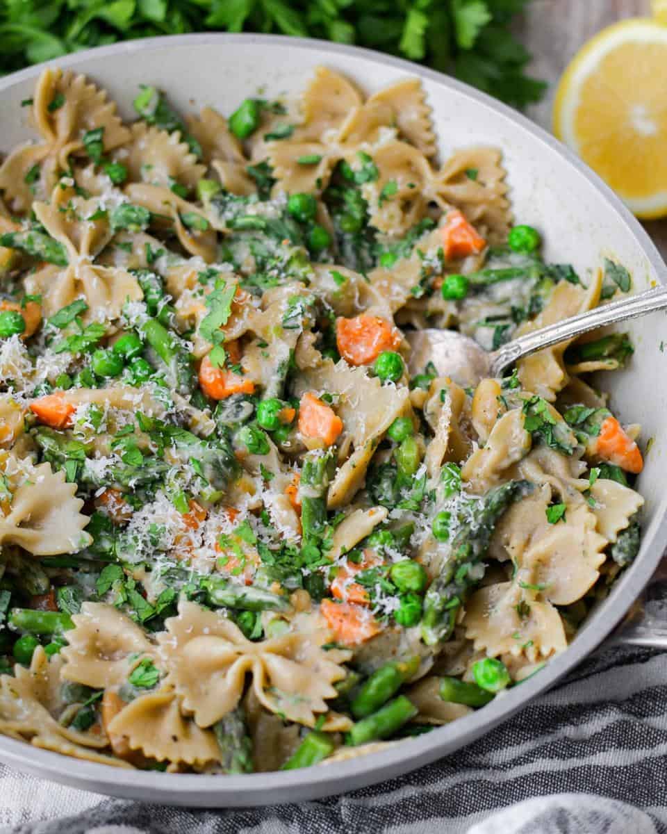 Creamy One-Pot Spring Vegetable Pasta Recipe - detail 2