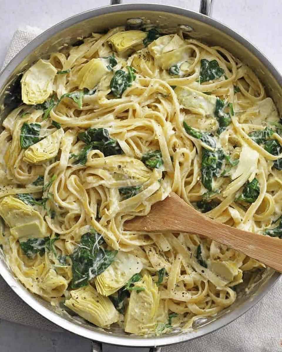 Creamy Spinach Artichoke One-Pot Pasta - detail 1