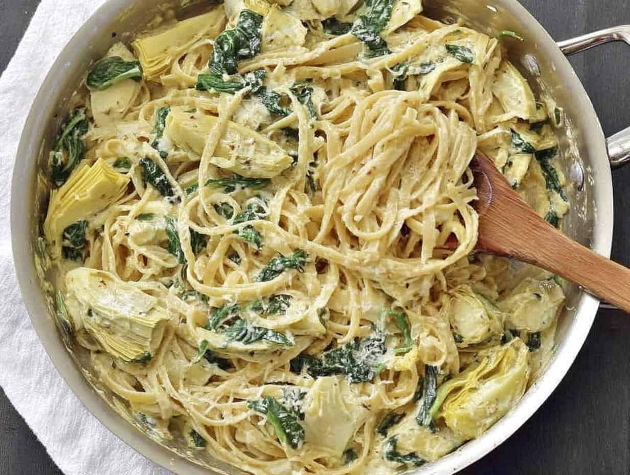 Creamy Spinach Artichoke One-Pot Pasta: Dinner in 20 Min