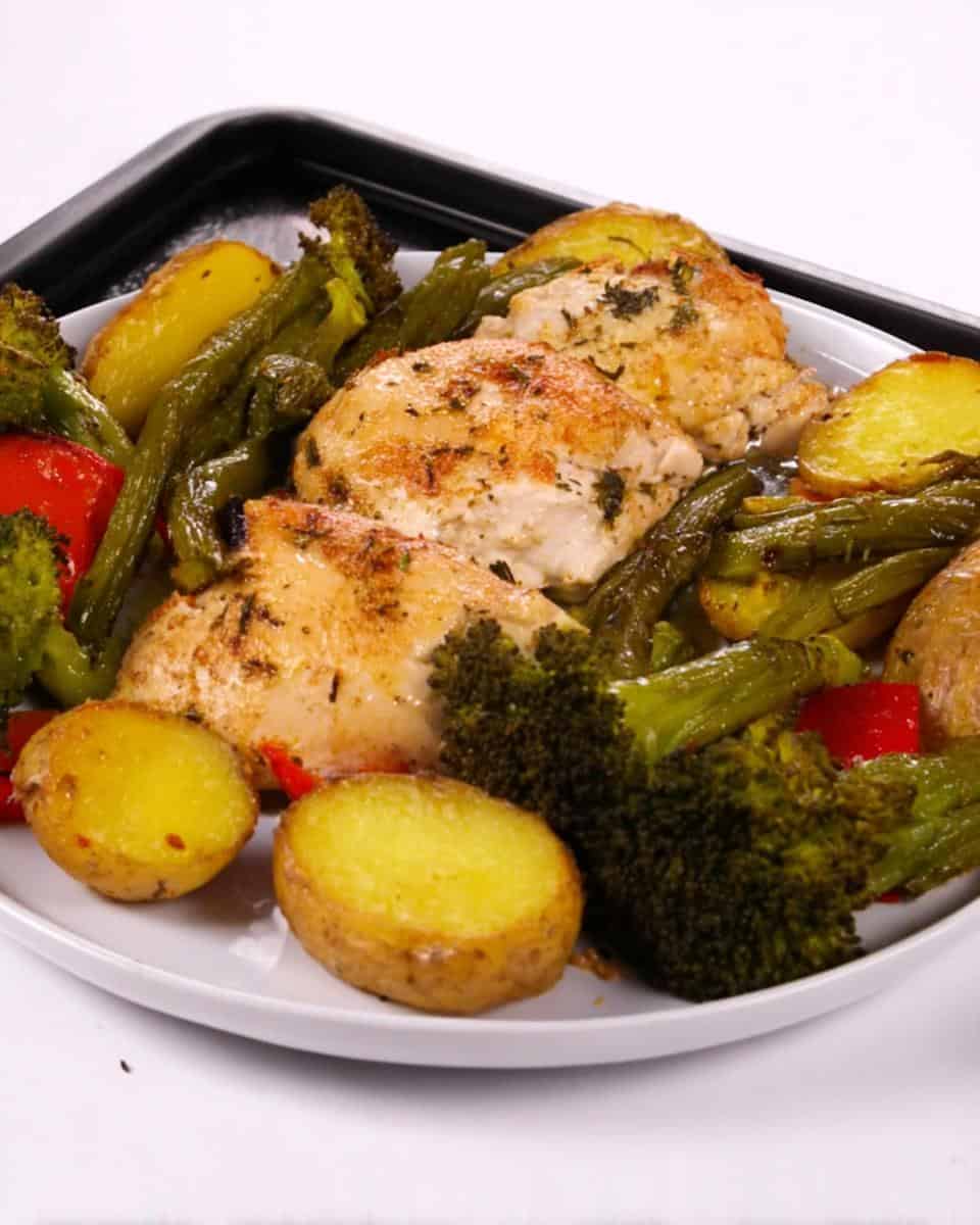 Sheet Pan Garlic Butter Chicken and Veggies - detail 2